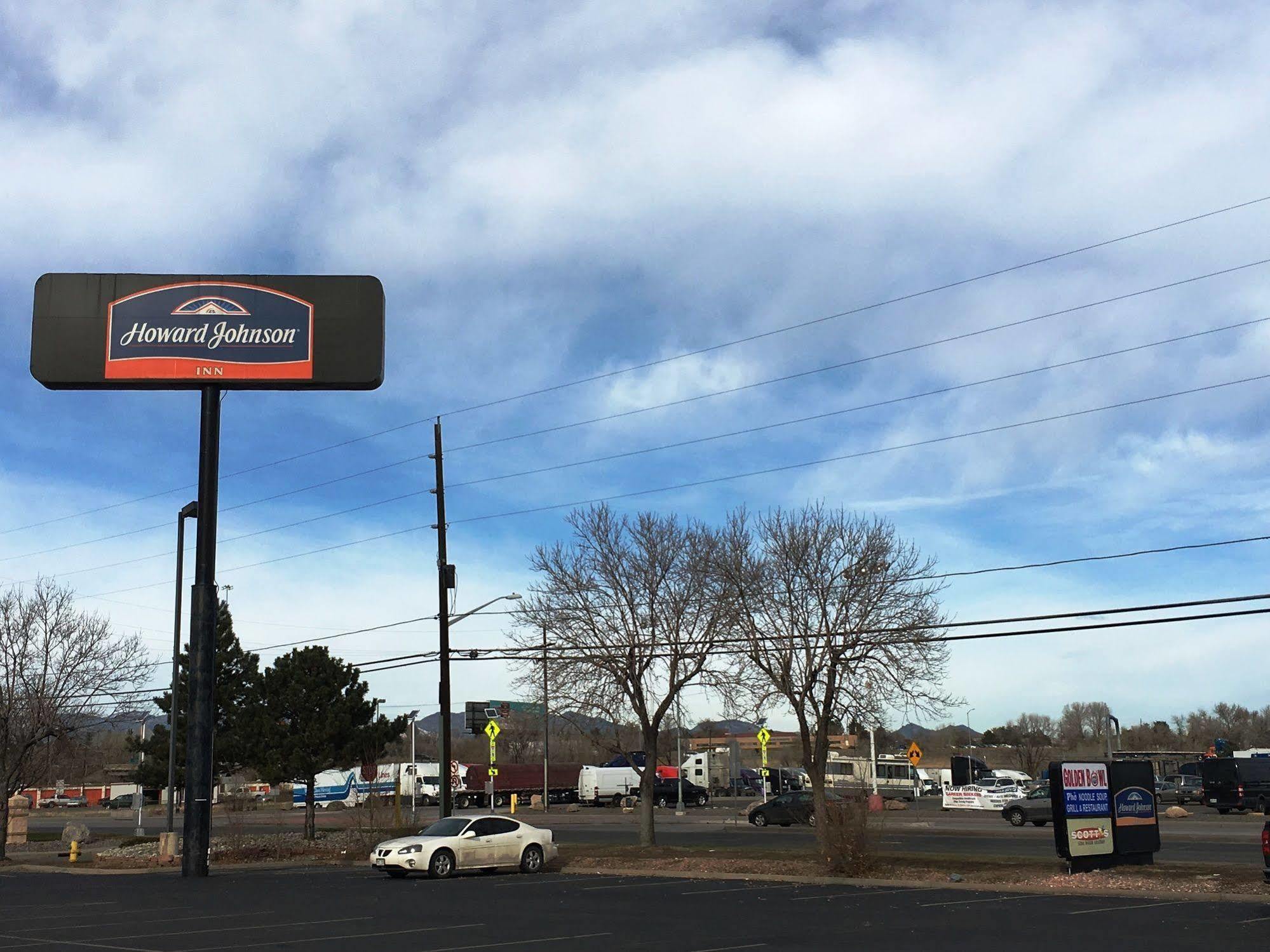 Howard Johnson By Wyndham Denver West Hotel Wheat Ridge Exterior photo